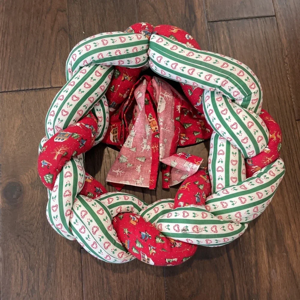 Handmade Twisted Braid Wreath Red Holly Green Christmas Soda‎ Pull Tab Hanger